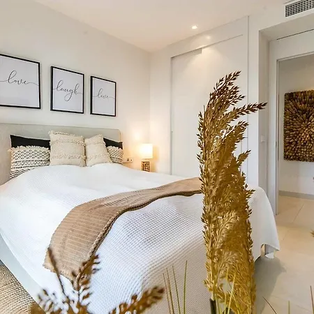 Apartment 131 - Luxury With Private Pool And Views, El Higueron