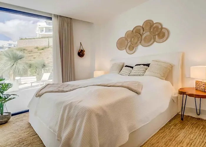 131 - Luxury With Private Pool And Views, El Higueron 丰希罗拉