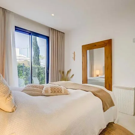 131 - Luxury With Private Pool And Views, El Higueron Апартаменты *