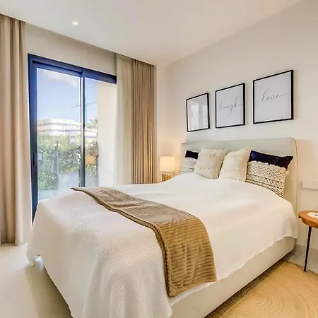 131 - Luxury With Private Pool And Views, El Higueron Апартаменты *