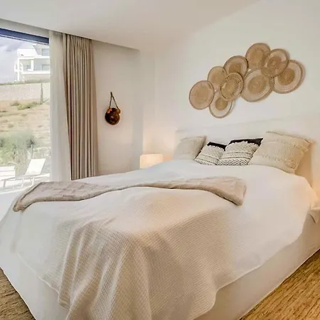 131 - Luxury With Private Pool And Views, El Higueron Фуэнхирола