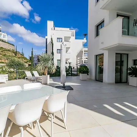 Apartment 131 - Luxury With Private Pool And Views, El Higueron Fuengirola
