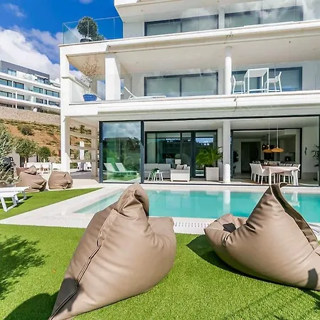 131 - Luxury With Private Pool And Views, El Higueron Апартаменты *