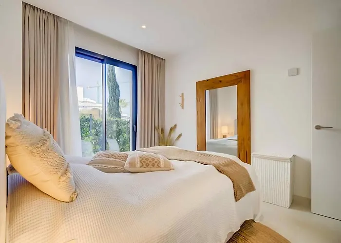 131 - Luxury With Private Pool And Views, El Higueron Apartment *