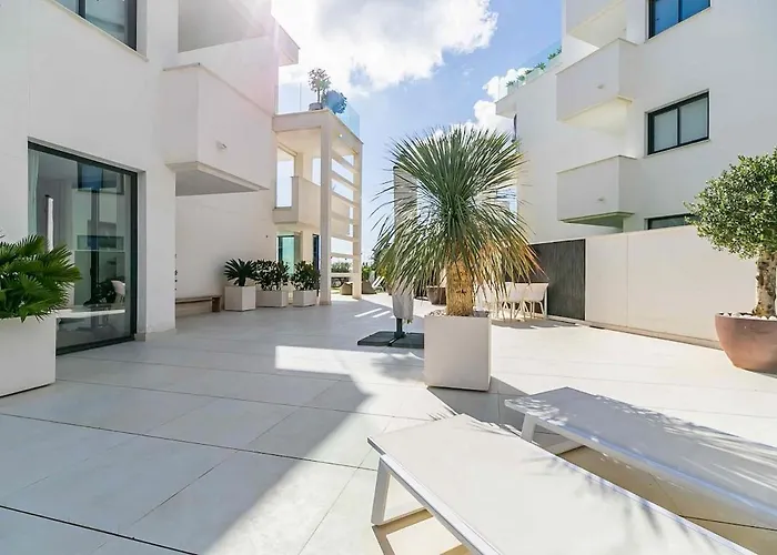 Apartment 131 - Luxury With Private Pool And Views, El Higueron Fuengirola