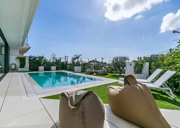 131 - Luxury With Private Pool And Views, El Higueron Daire *